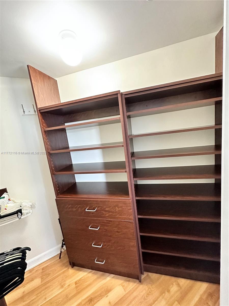 TURNBERRY VILLAGE SO TOWE - Residential