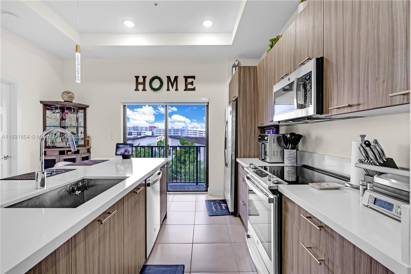 GRAND BAY SOUTH VILLAS - Residential Lease