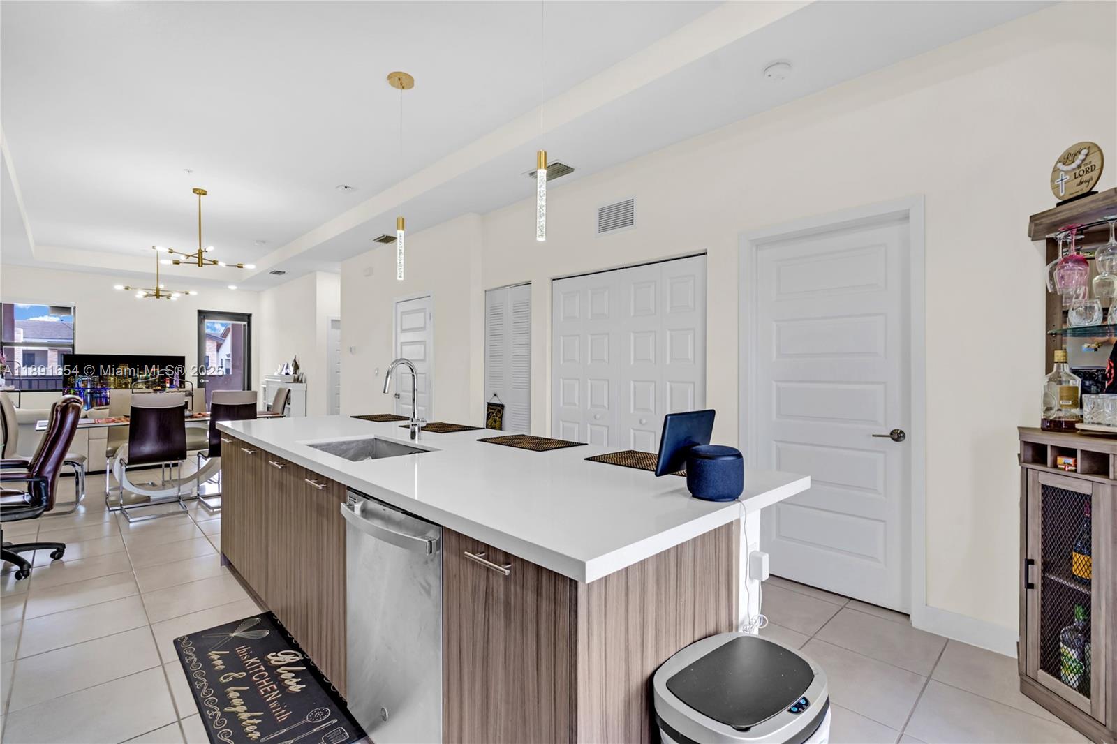 GRAND BAY SOUTH VILLAS - Residential Lease