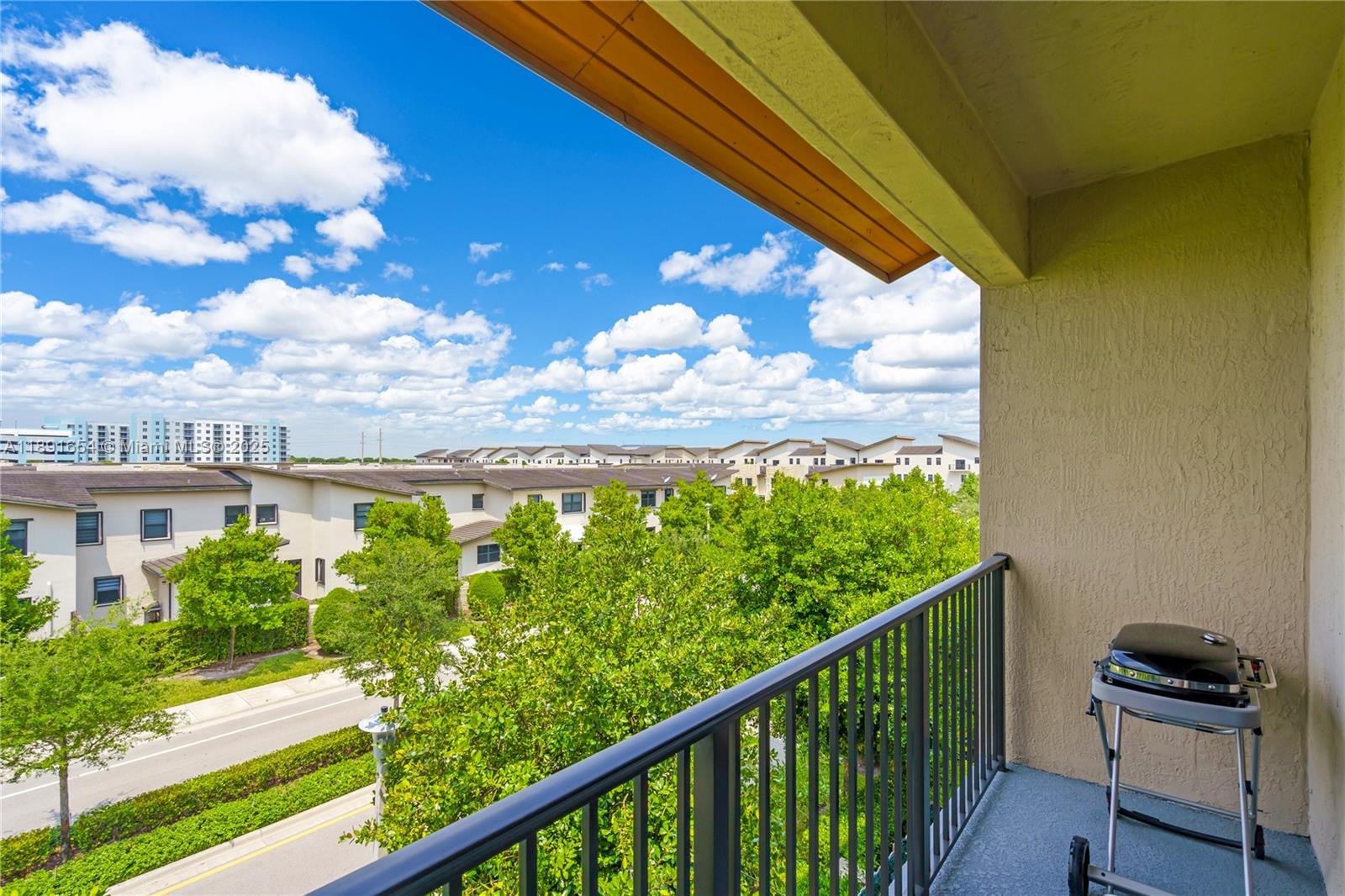 GRAND BAY SOUTH VILLAS - Residential Lease