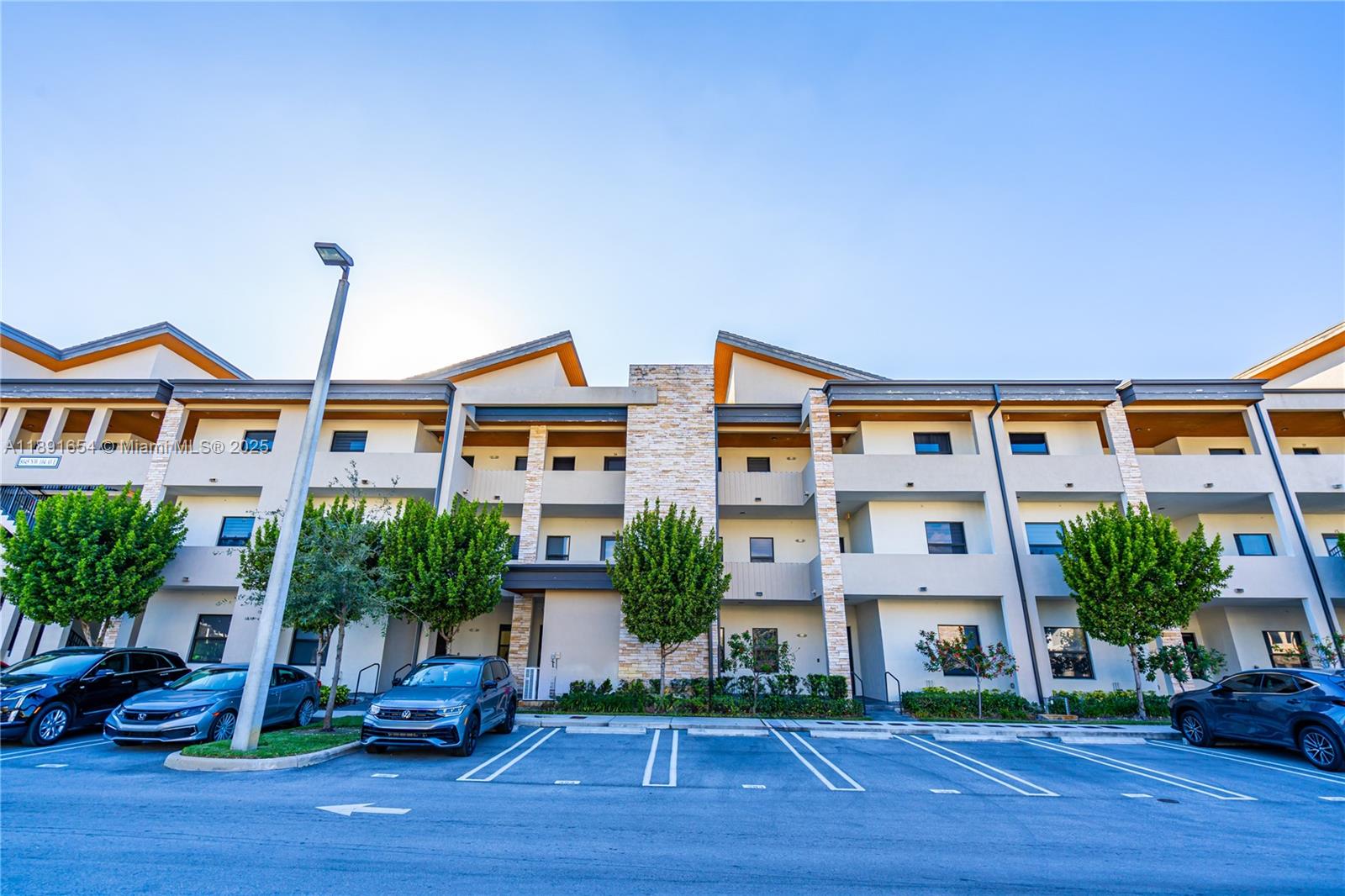 GRAND BAY SOUTH VILLAS - Residential Lease