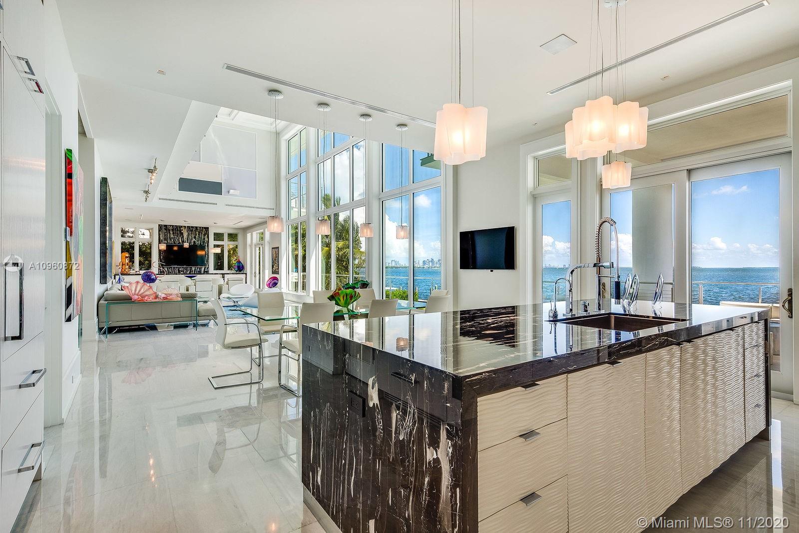 SUNRISE HARBOUR REV PL - Residential