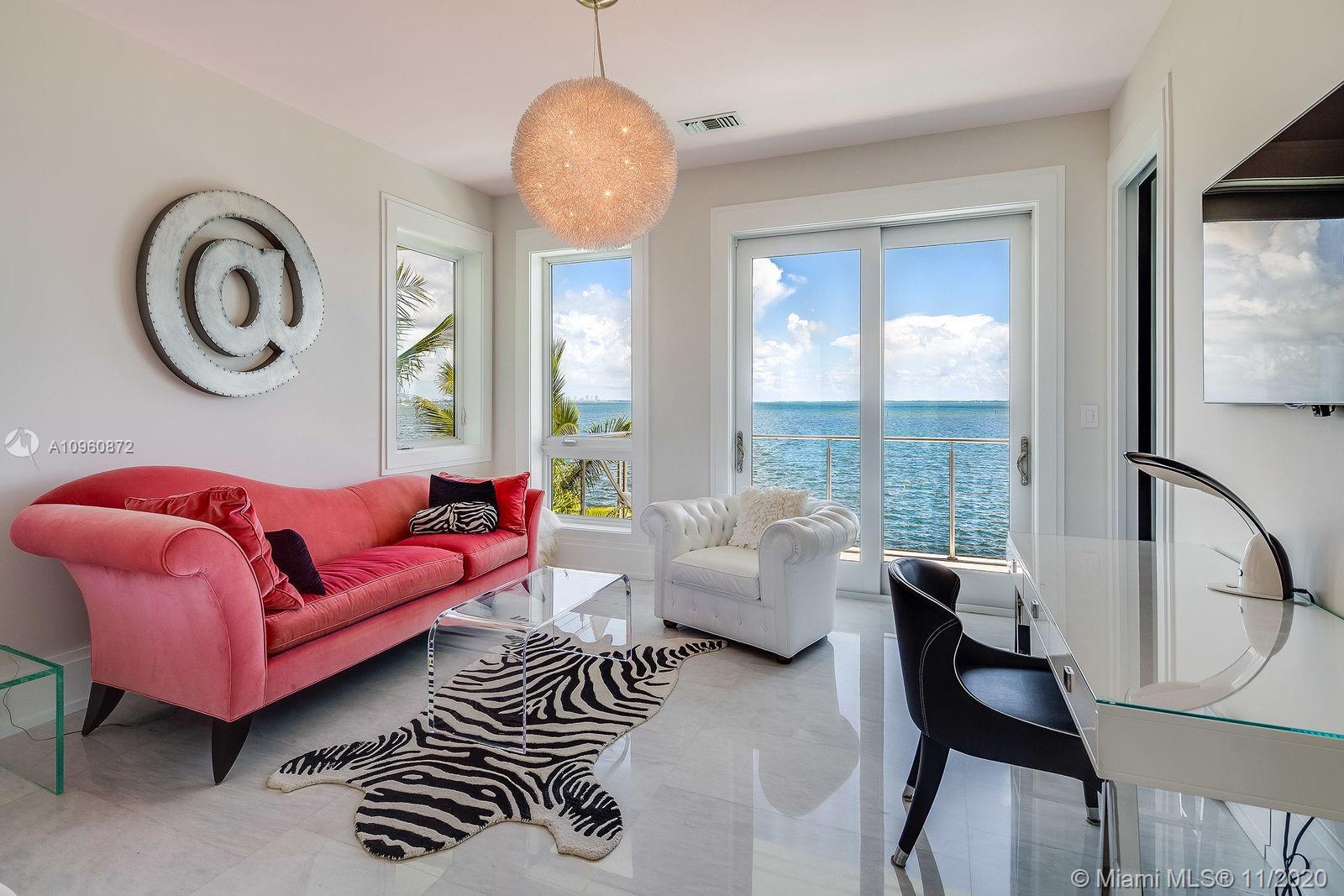 SUNRISE HARBOUR REV PL - Residential