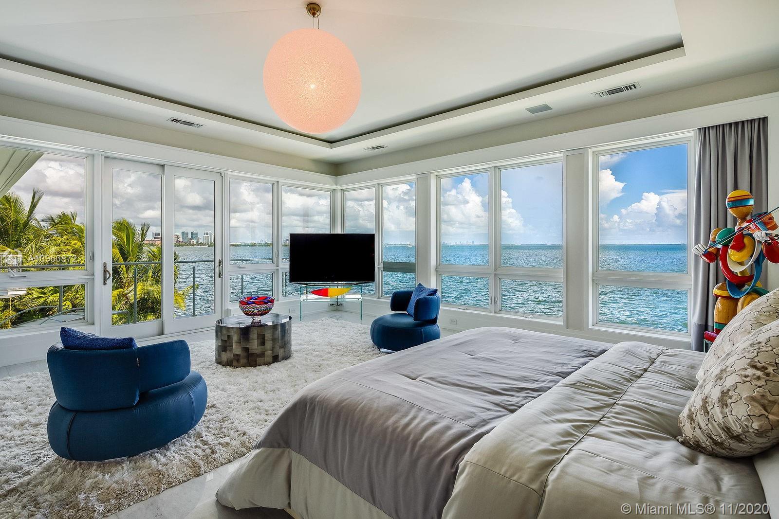 SUNRISE HARBOUR REV PL - Residential