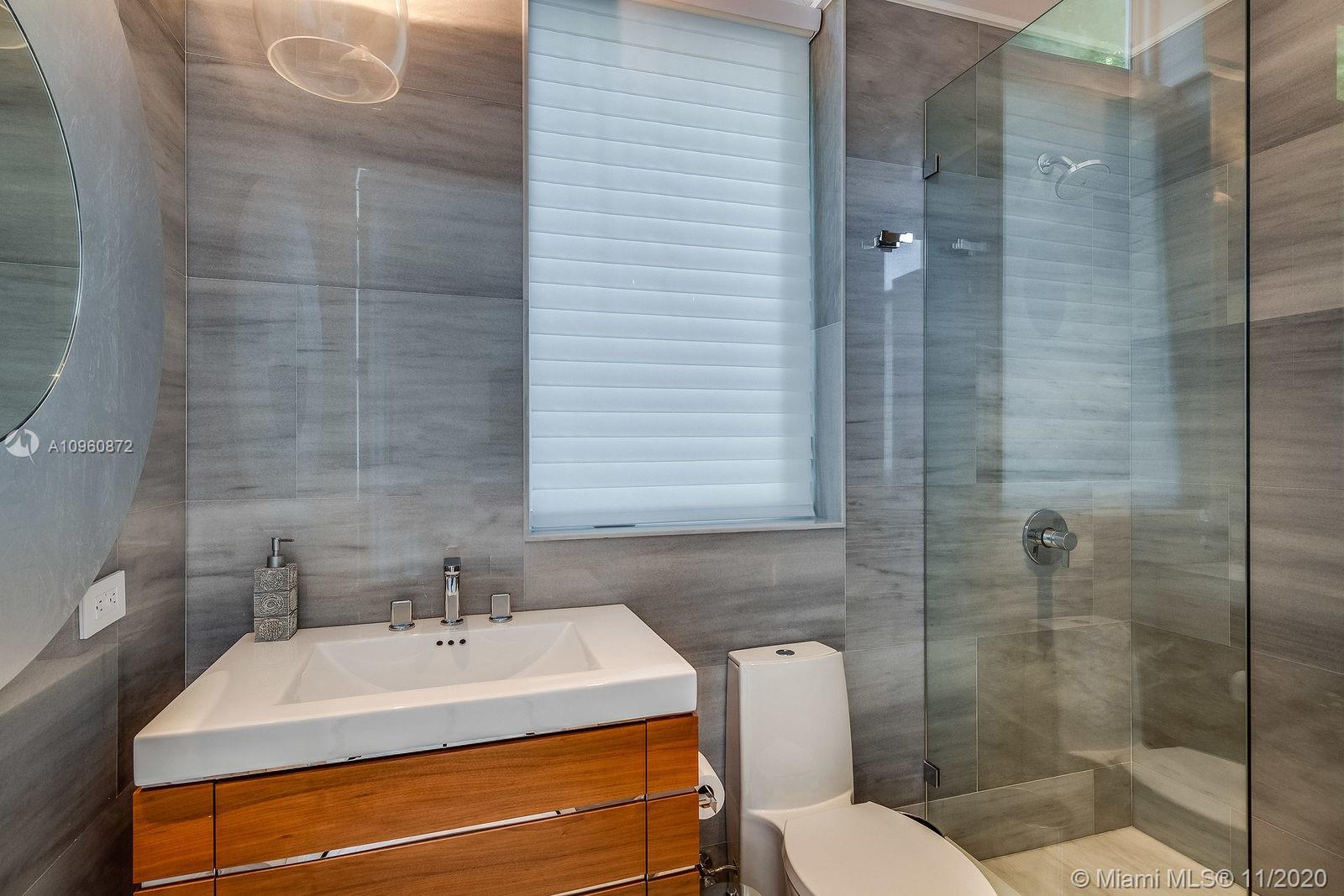 SUNRISE HARBOUR REV PL - Residential