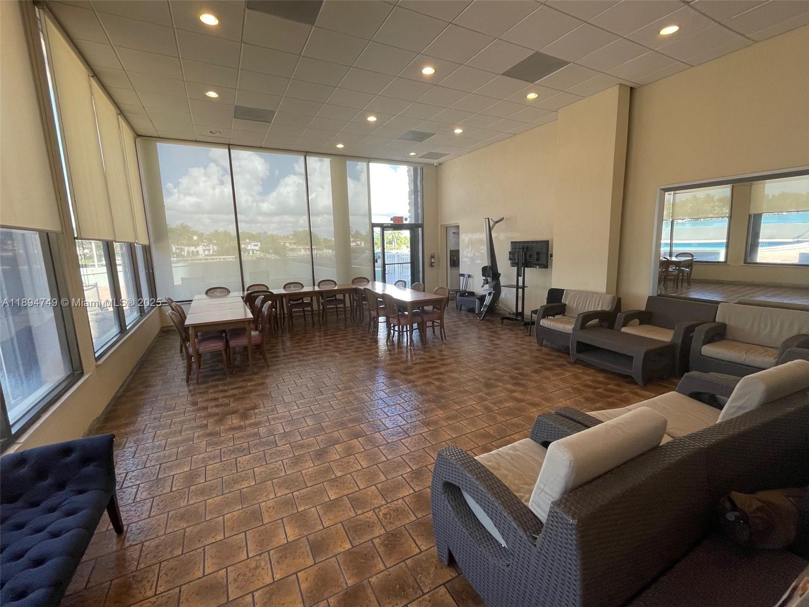 5838 CONDO - Residential Lease
