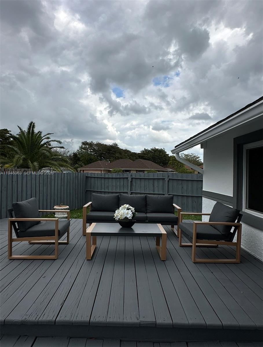 RAINBOW MIRAMAR - Residential