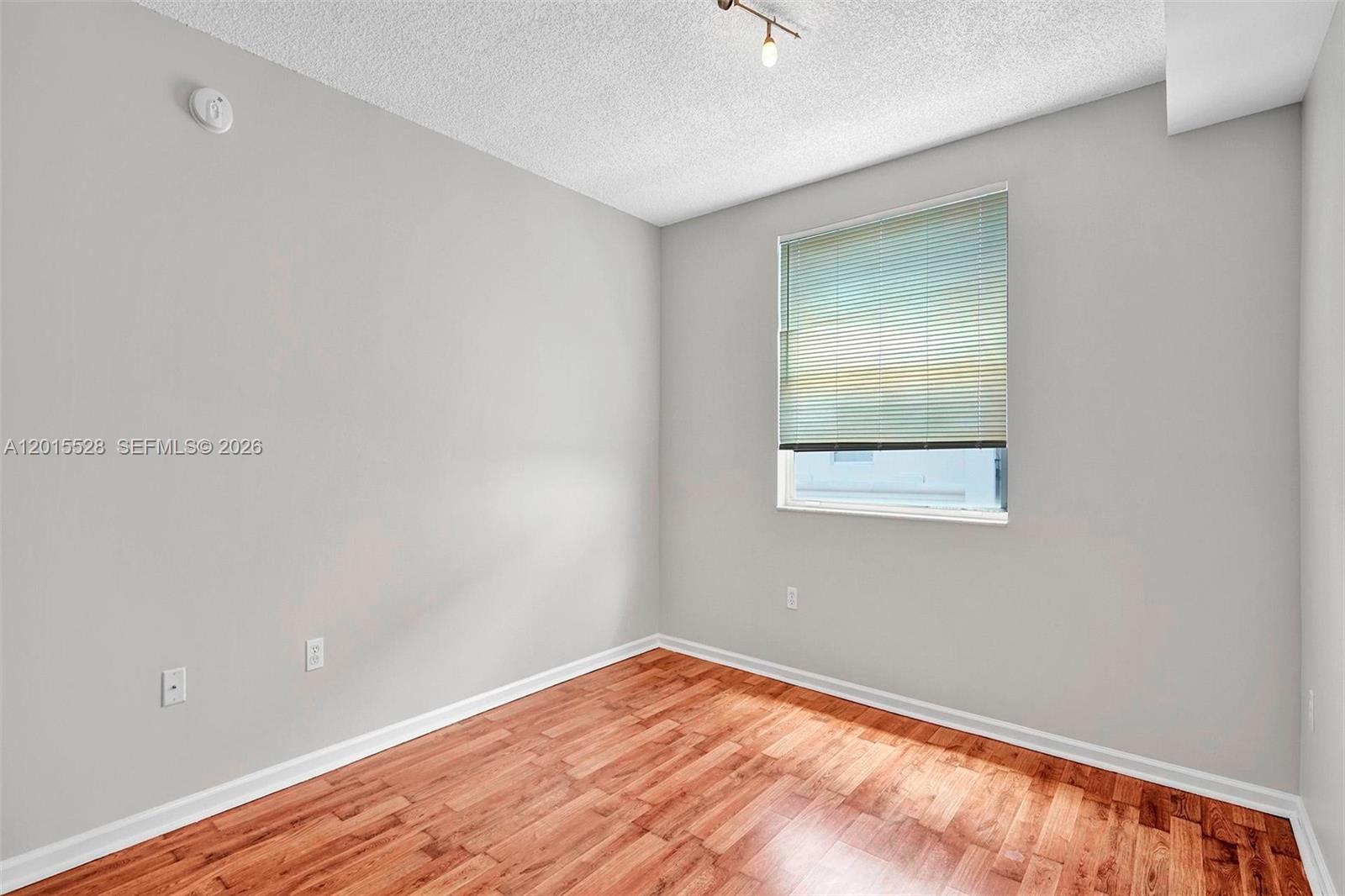PORTO BELLAGIO CONDO - Residential