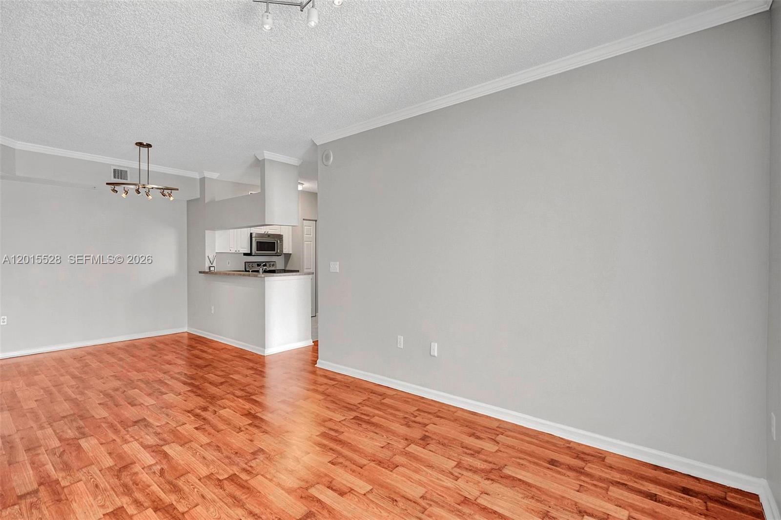 PORTO BELLAGIO CONDO - Residential