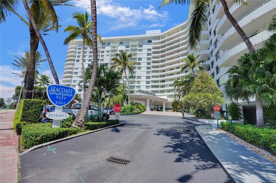 Great 1 bed 1.5 Bath  unit right on the beach. This well maintained spacious unit features , Stainless steel new appliances, granite counter and  large master suite. Enjoy the beach life in this full services building with exercise room, 24hs frontdesk, small market, tiki bar, pool, picnic area, beach services and much more. 
A key highlight is that the building allows short-term rentals, making it an excellent investment opportunity for vacation rentals . With its prime location on Collins Av, residents and guests have easy access to Miami Beach’s shopping, dining, and entertainment options. Just bring your toothbrush and start enjoying your vacation with the ocean as your backyard and collect rent when you are away. A minimum of 30 days rental is allowed. The unit does not have Balcony.
