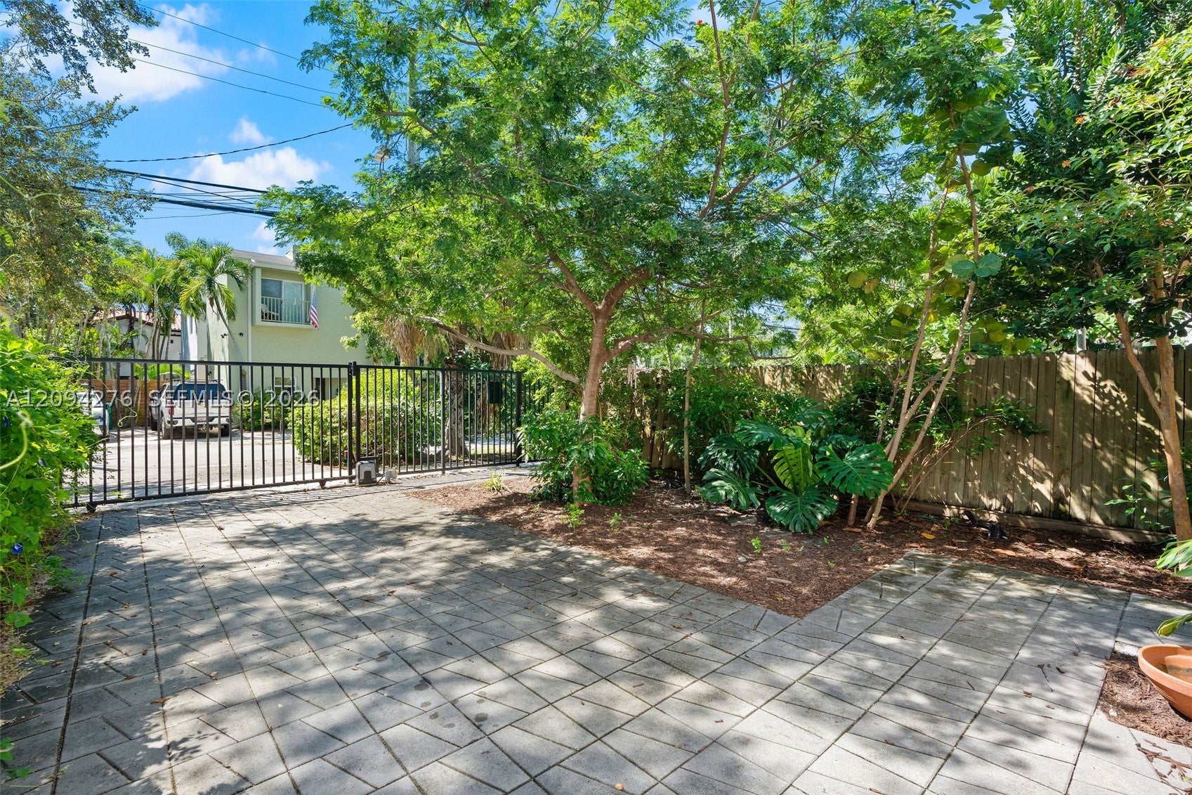 3129 Jackson Ave 3129