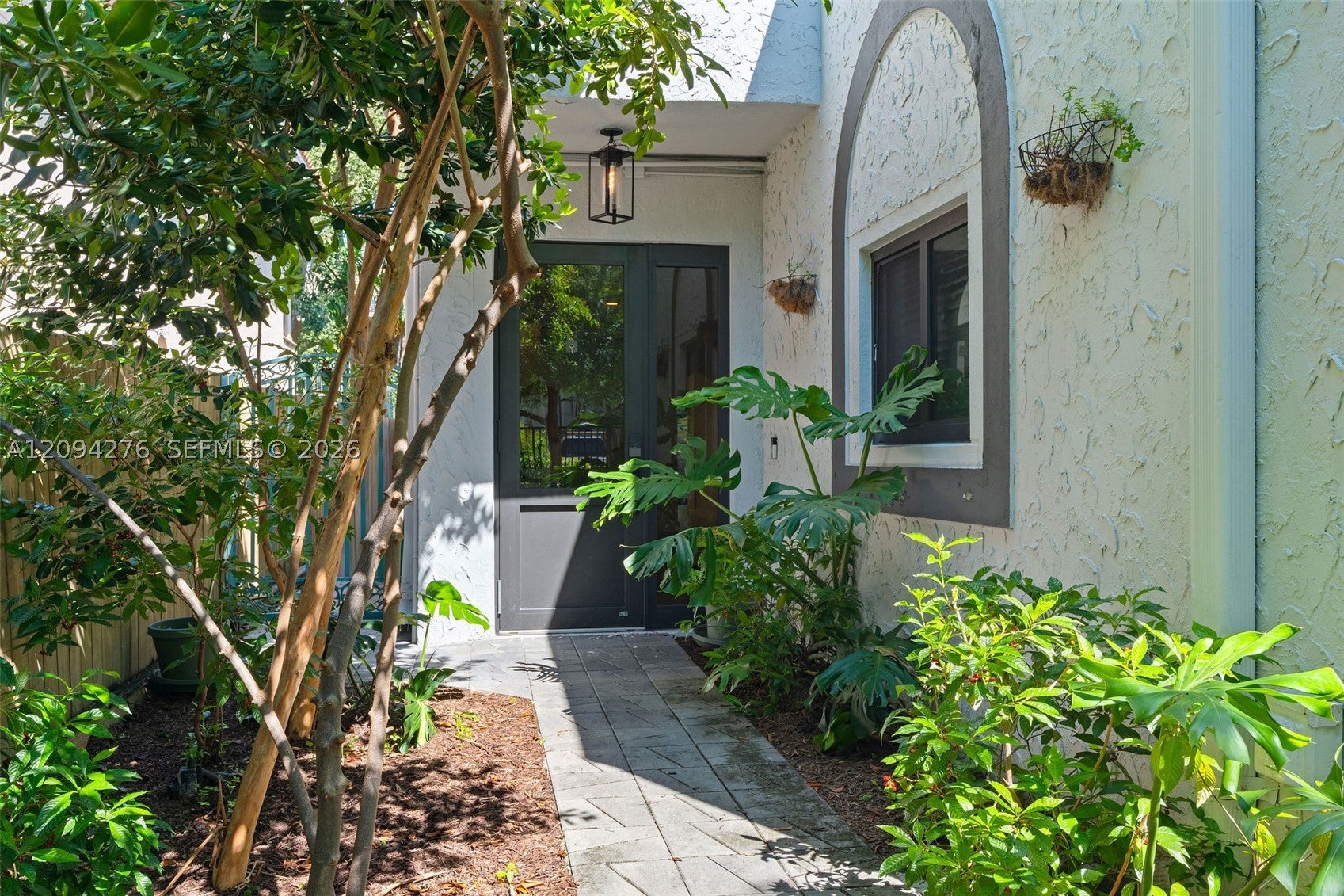 3129 Jackson Ave 3129
