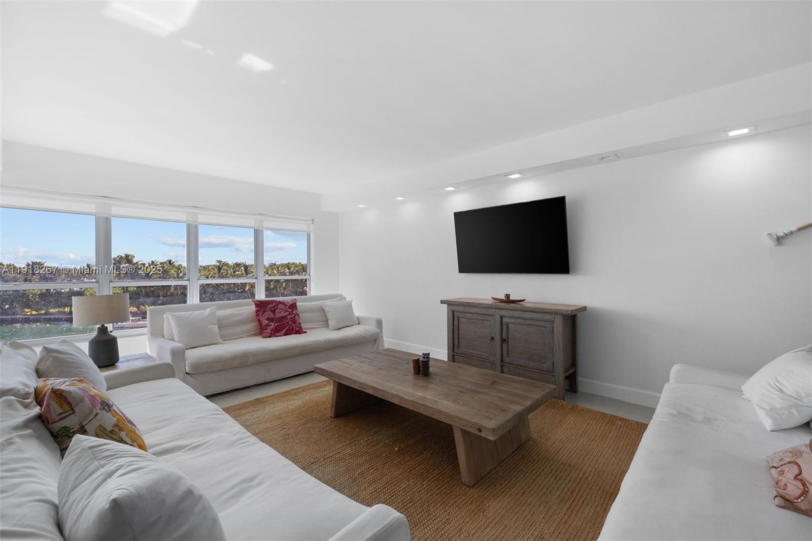 9102 W Bay Harbor Dr 5D