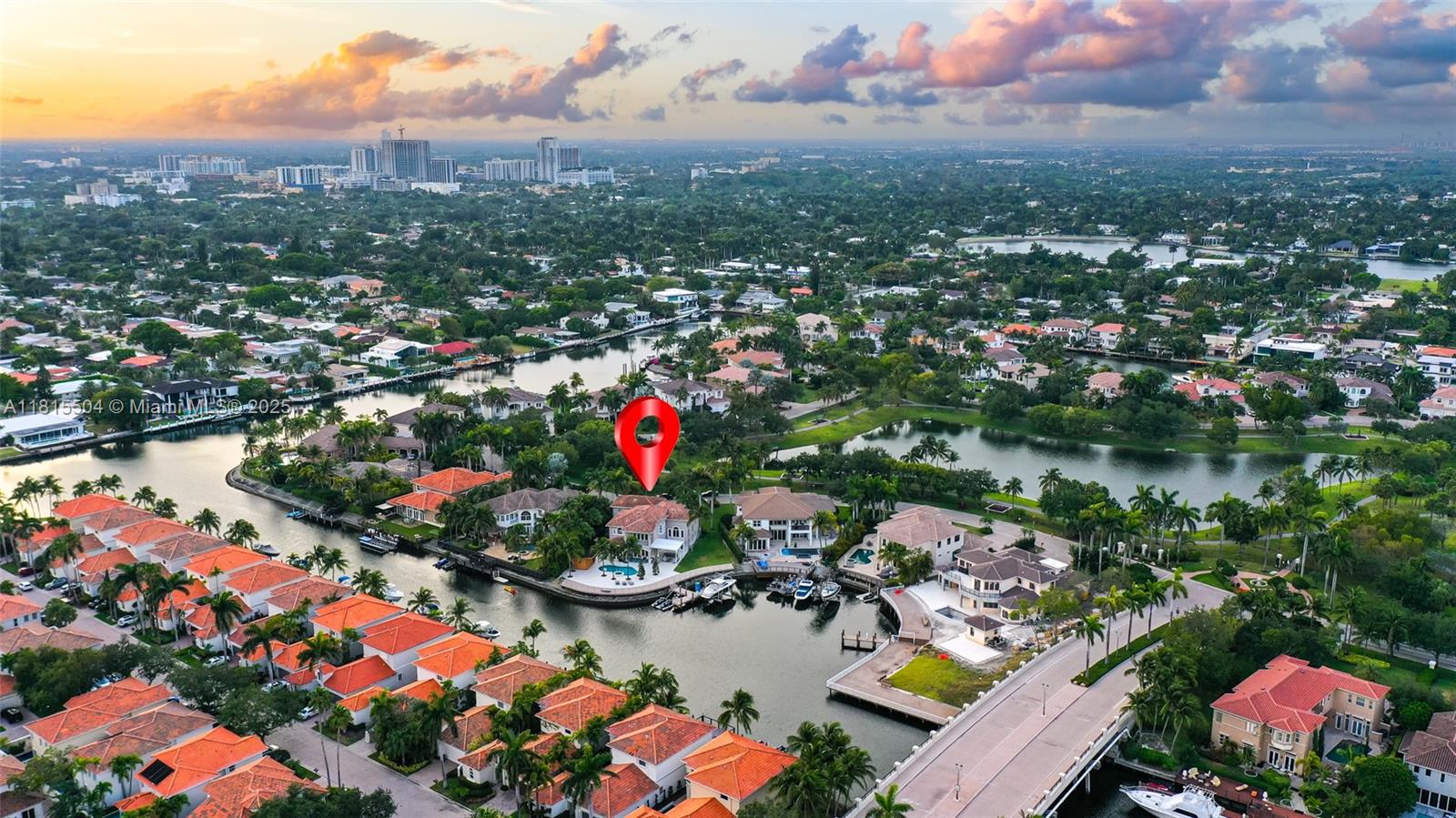 1260 Harbor Ct