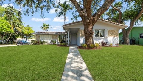 Photo of 3349 W Park Rd, Hollywood, FL 33021 (MLS # A11876384)