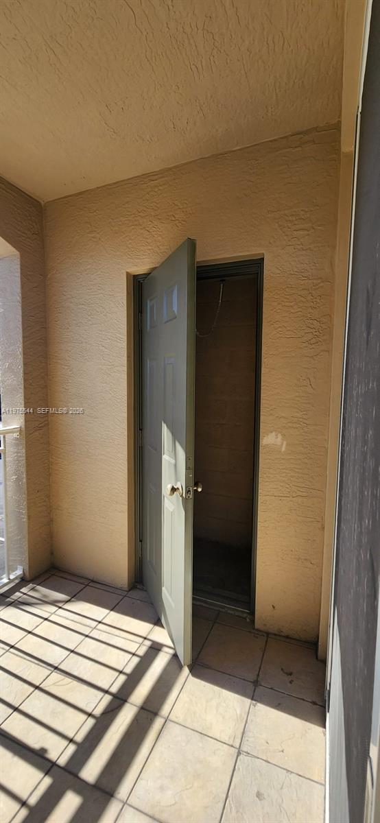 VILLAS AT EMERALD DUNES C - Residential Lease