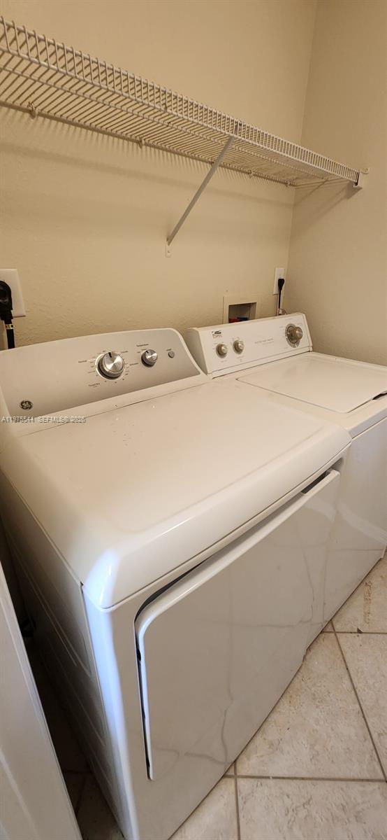 VILLAS AT EMERALD DUNES C - Residential Lease