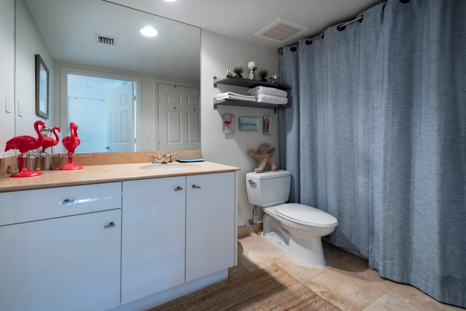 DUO CONDOMINIUM EAST - Residential