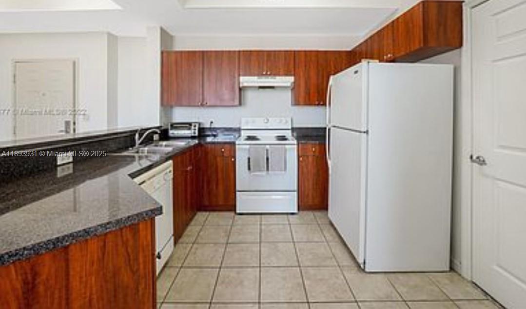 PARKVIEW AT BRICKELL COND - Residential Lease