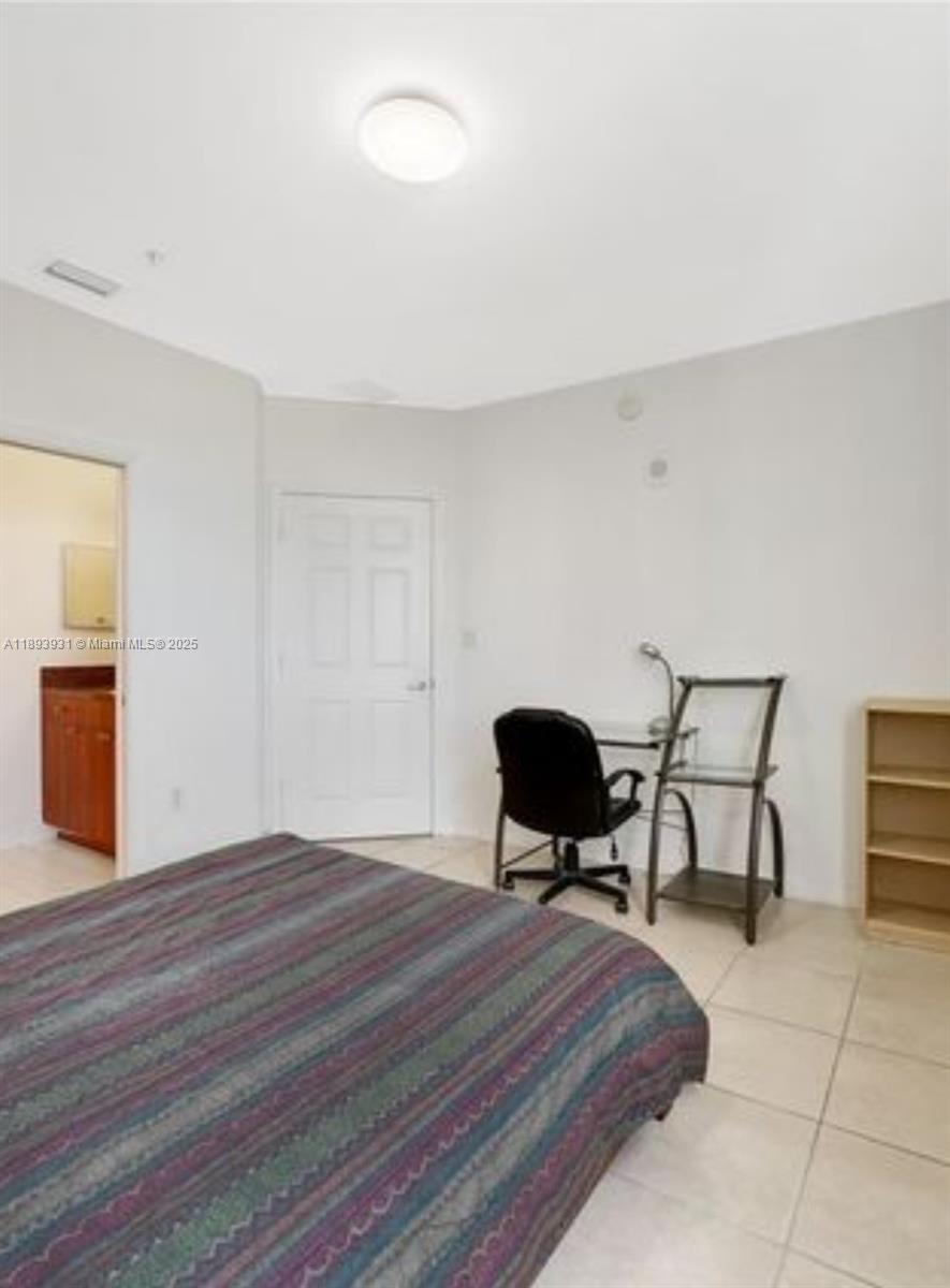 PARKVIEW AT BRICKELL COND - Residential Lease