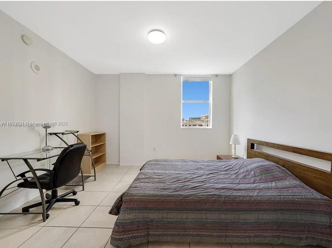 PARKVIEW AT BRICKELL COND - Residential Lease