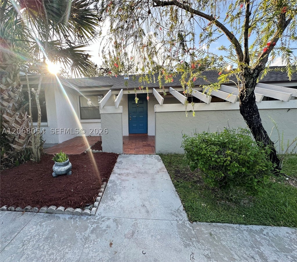 Photo of 2902 SW 21st Ter #301C, Delray Beach, FL 33445 (MLS # A12068054)