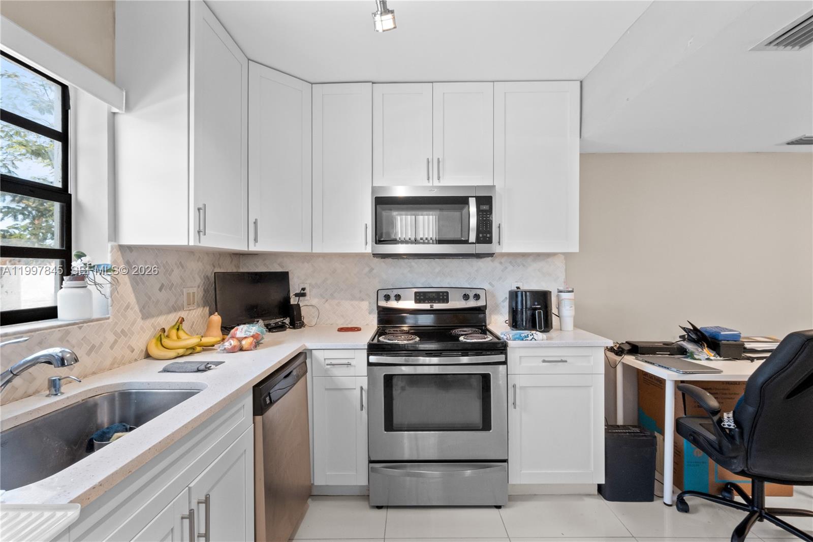 GOLDEN HOMES SUB - Residential Lease