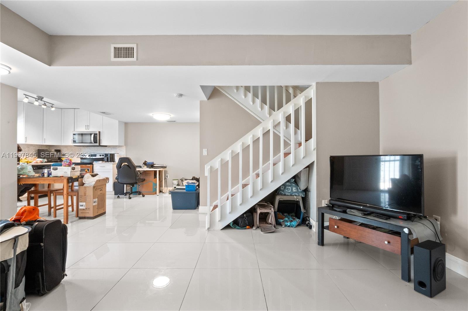 GOLDEN HOMES SUB - Residential Lease