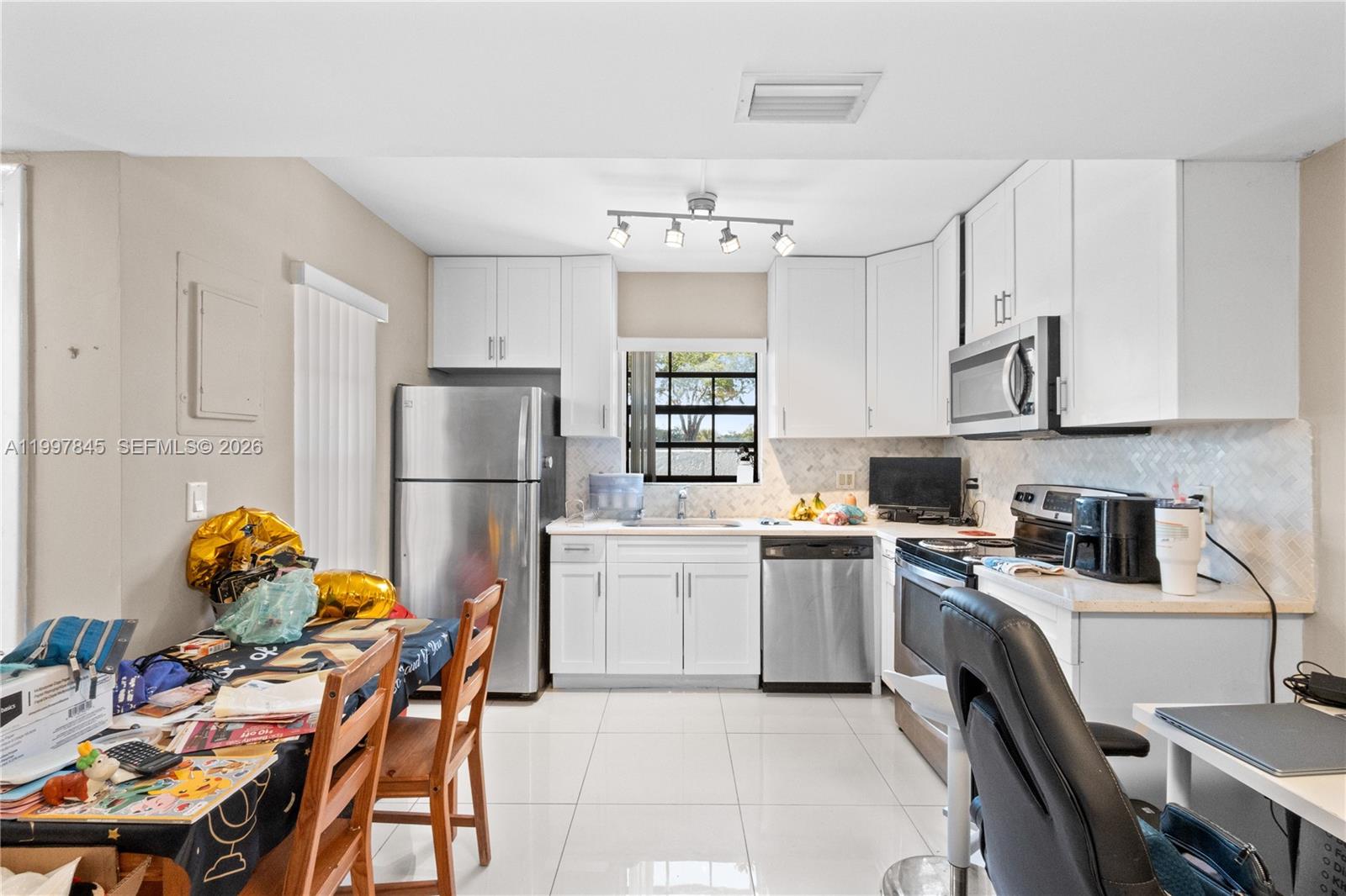 GOLDEN HOMES SUB - Residential Lease