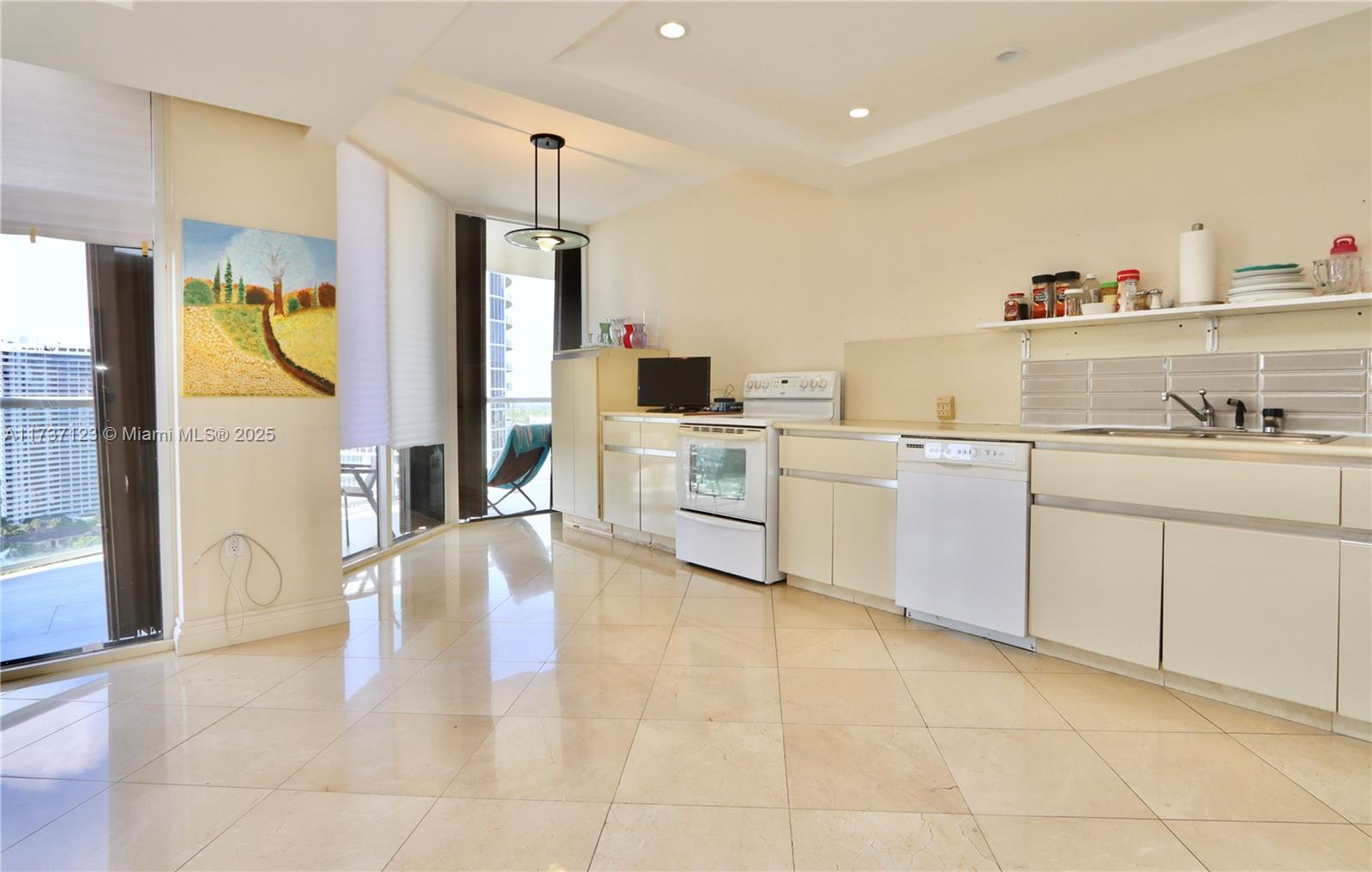 4000 ISL BLVD WILLIAMS IS - Residential