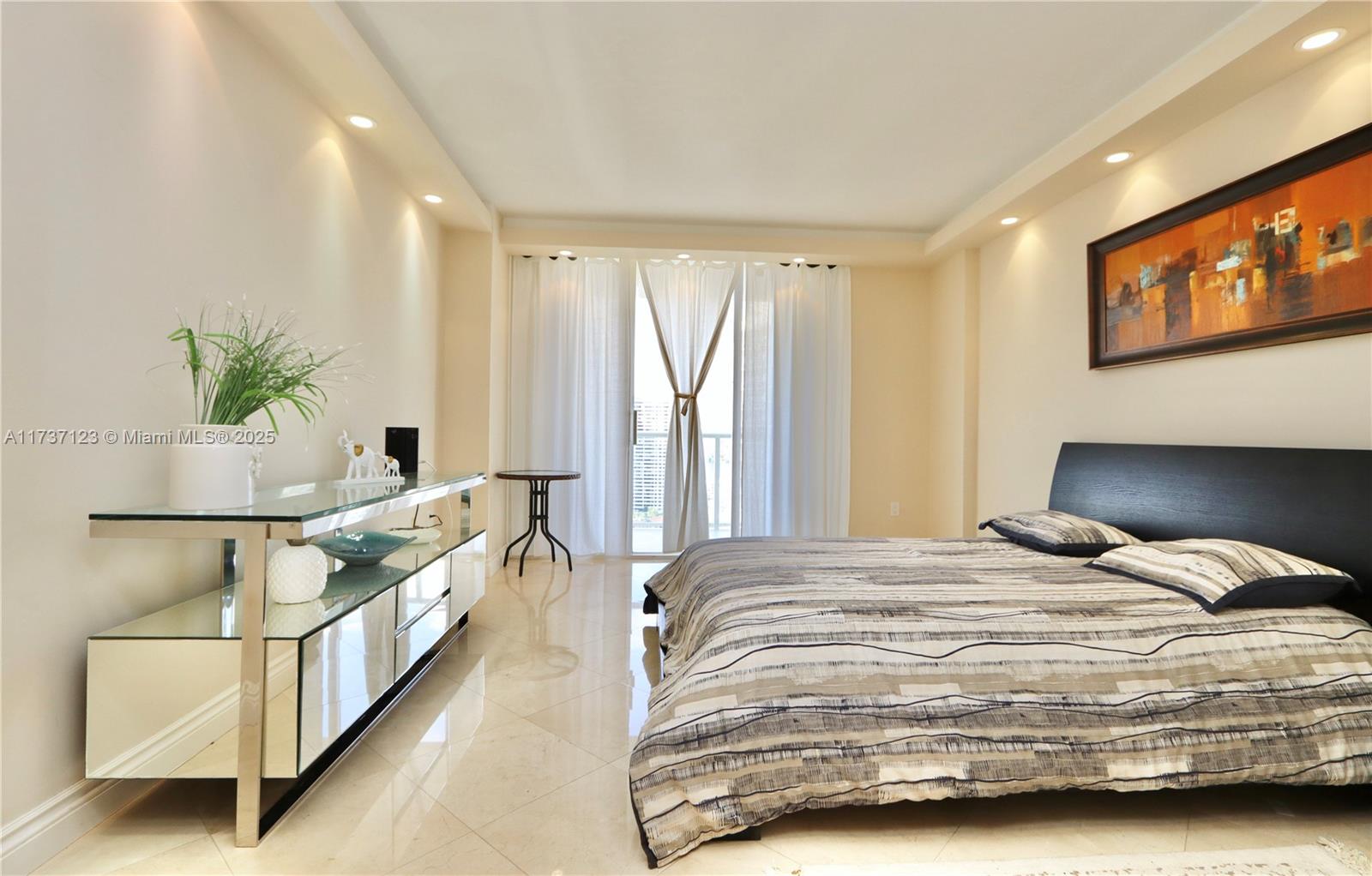 4000 ISL BLVD WILLIAMS IS - Residential
