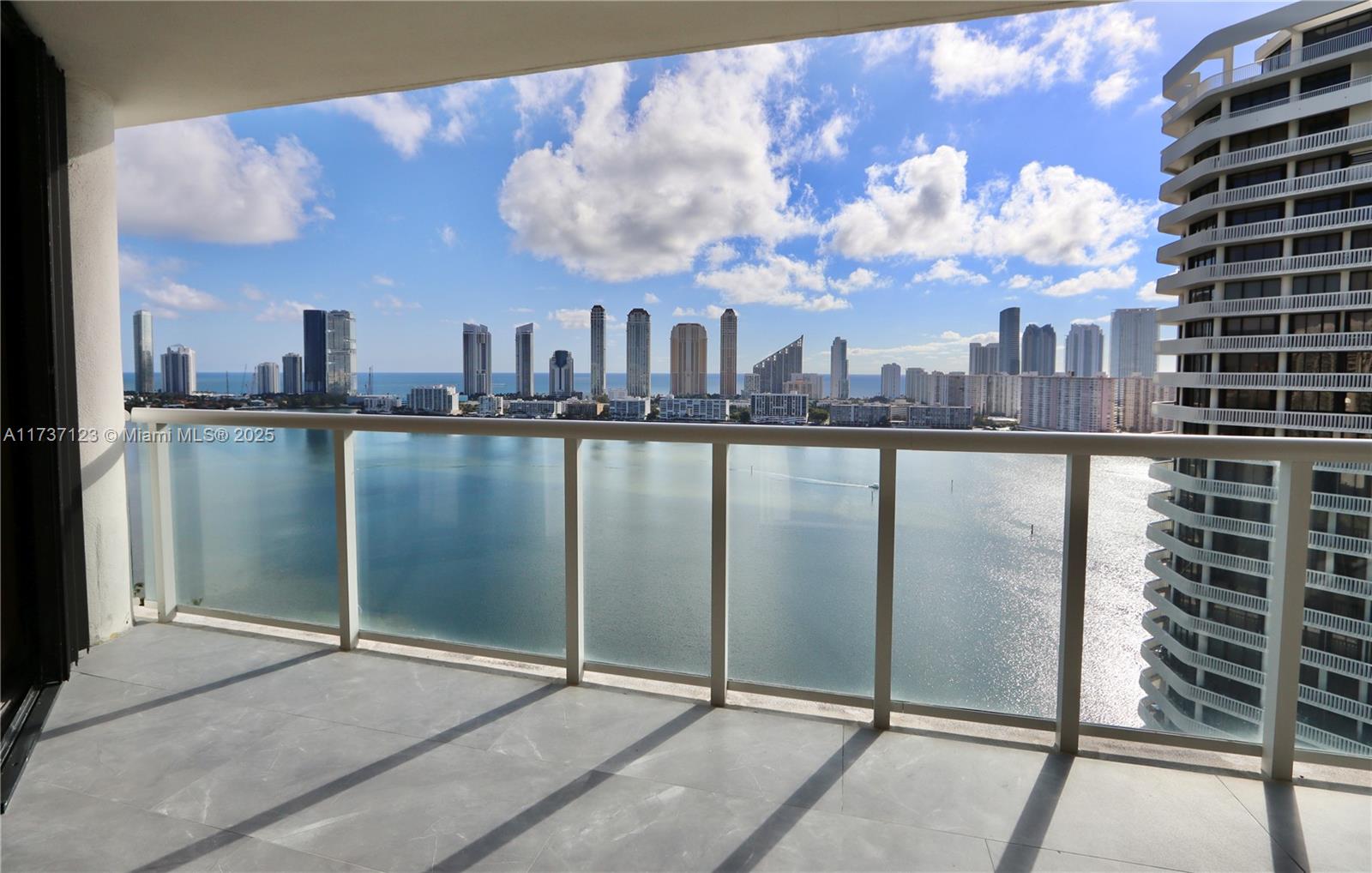 4000 ISL BLVD WILLIAMS IS - Residential