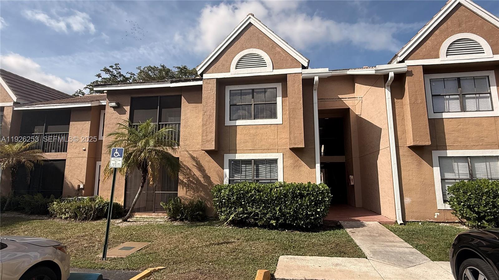 VISTA LAGO AT THE HAMMOCK - Residential Lease