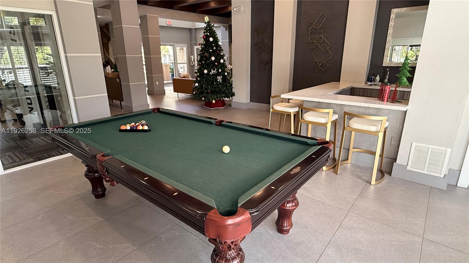 VISTA LAGO AT THE HAMMOCK - Residential Lease