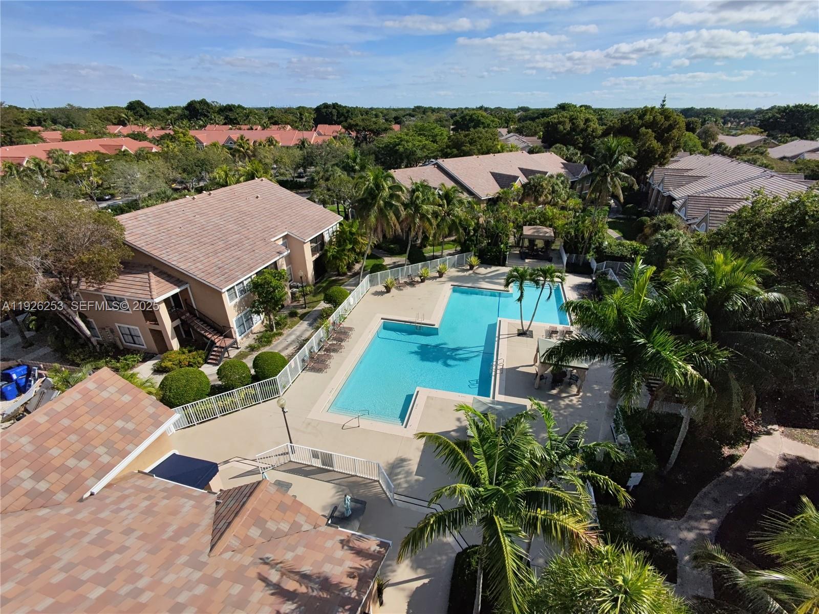 VISTA LAGO AT THE HAMMOCK - Residential Lease