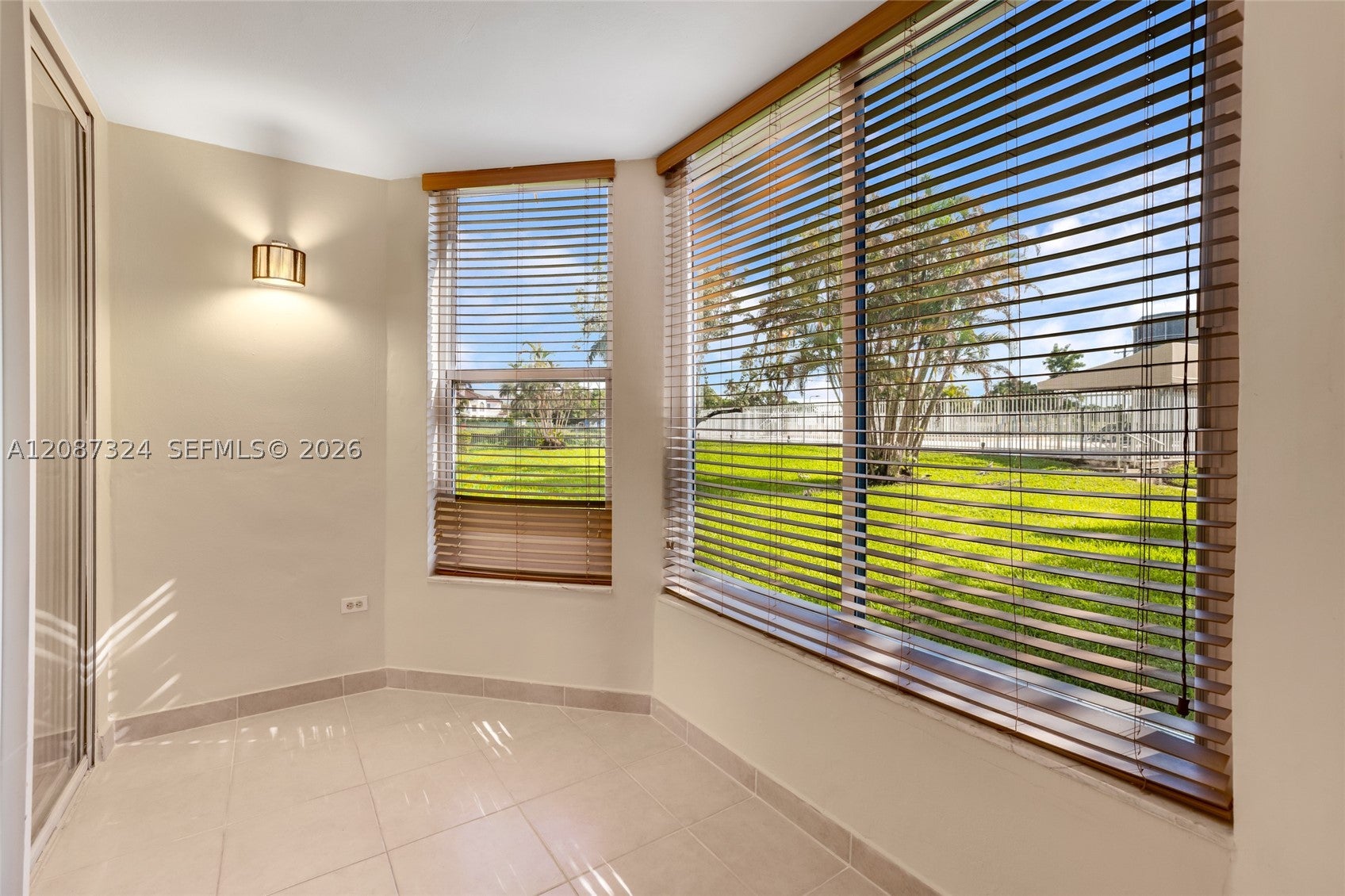1401 NE 191st St D107