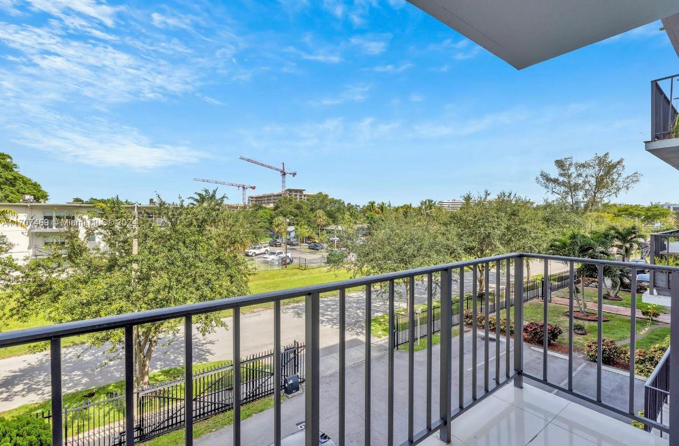 THREE HORIZONS EAST CONDO - Residential