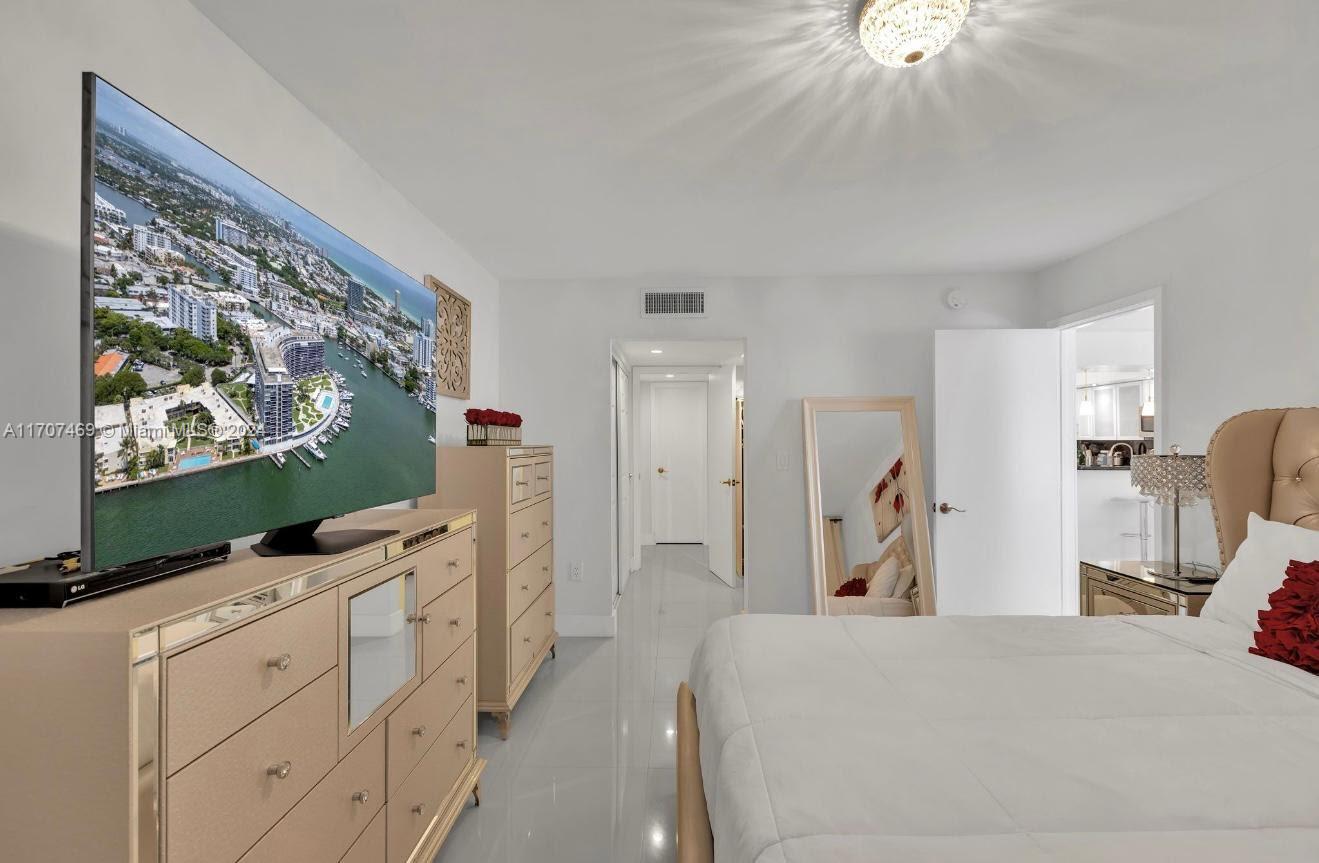 THREE HORIZONS EAST CONDO - Residential