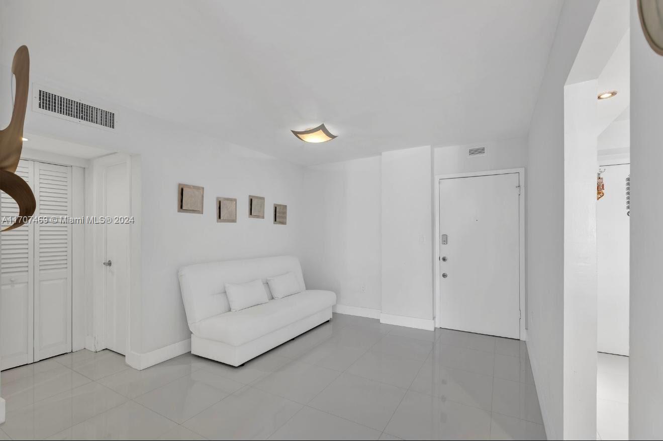 THREE HORIZONS EAST CONDO - Residential