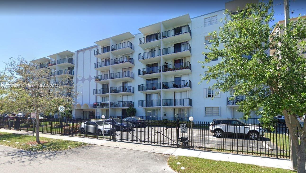 THREE HORIZONS EAST CONDO - Residential