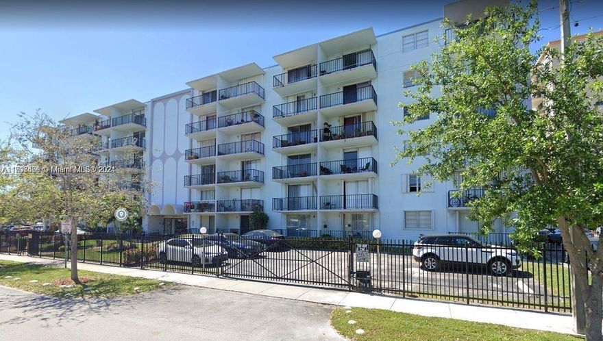 Designer Special! Amazing opportunity to own this 1 Bed 1 Bath + Den corner unit, sitting on a 900 Sqft of living space, completed renovated with permits. Spacious living area with access to open balcony which brings in light to the room. Featuring porcelain tile throughout, including the bathroom from top to bottom, updated Stainless steel appliances, granite counter tops, plenty of closet + walking closet. Convenient located, close to US 1, Wholefoods, Home Depot, Shops, Restaurants and many more. Don’t let this opportunity slip by. Easy to show.