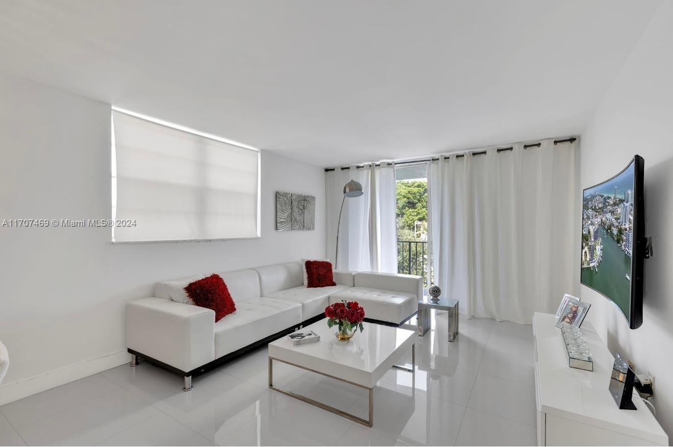 THREE HORIZONS EAST CONDO - Residential