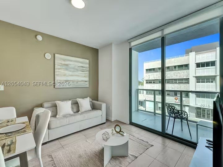 3900 Biscayne Blvd S-216