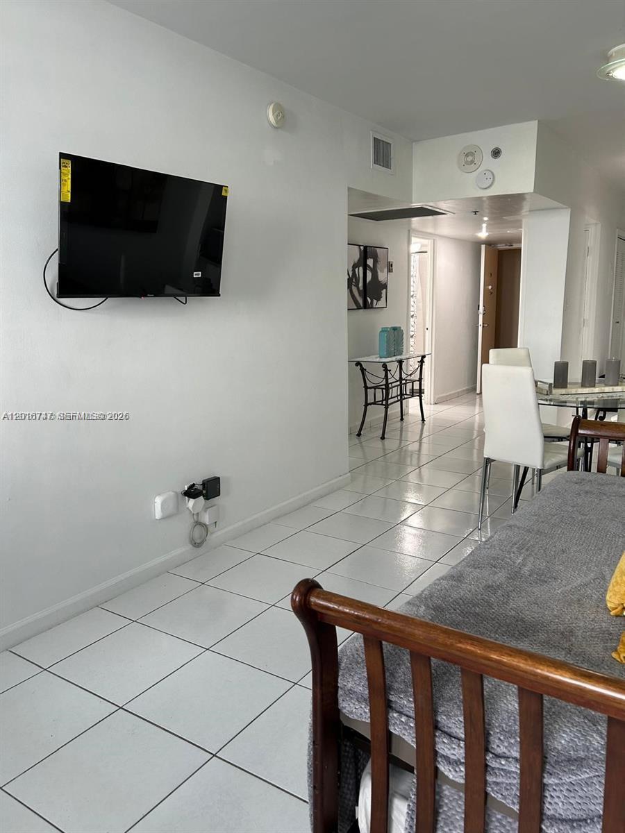 100 Lincoln Rd 437