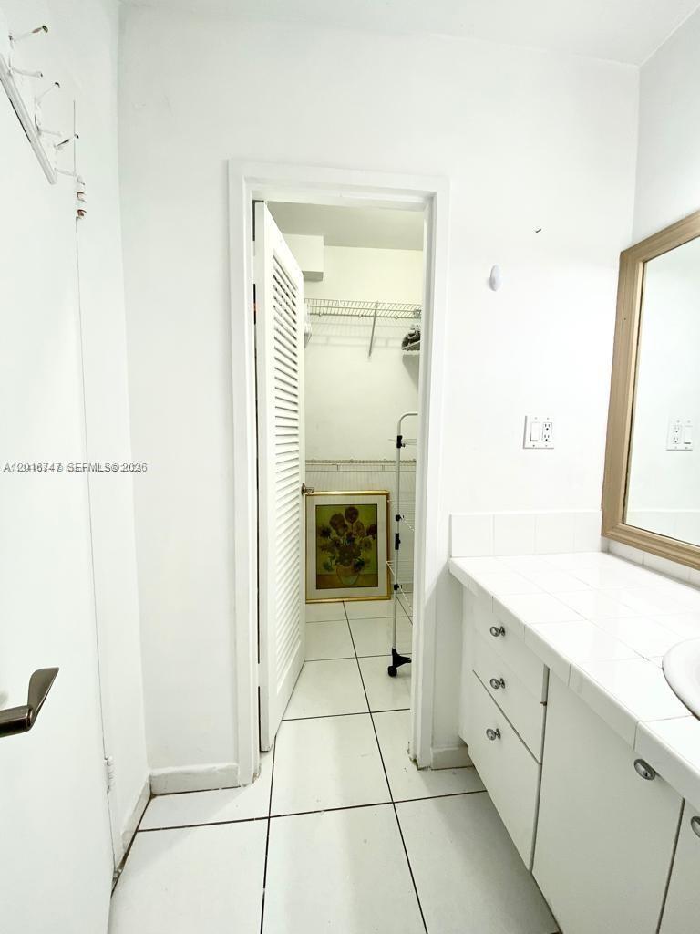 THE DECOPLAGE CONDO - Residential Lease