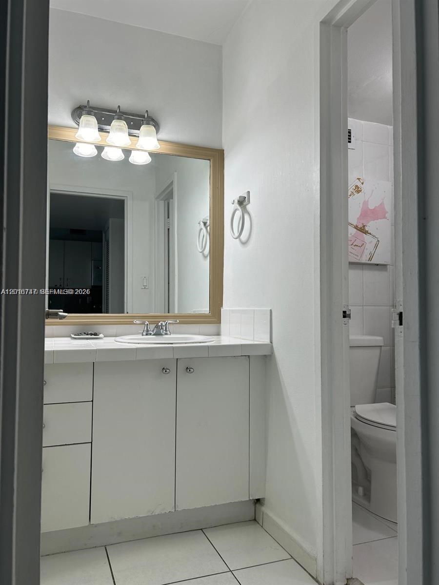 THE DECOPLAGE CONDO - Residential Lease
