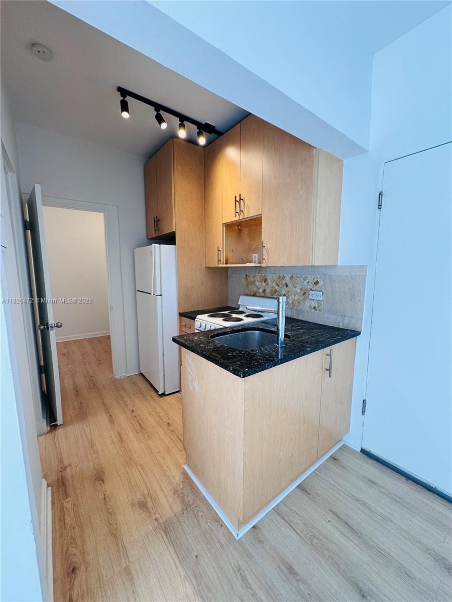 227 1st St 2