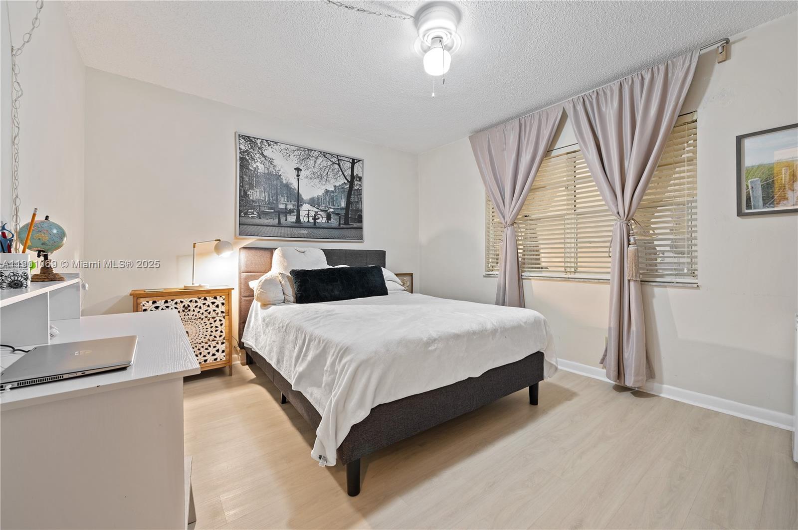 MEADOWBROOK LAKES CONDO - Residential