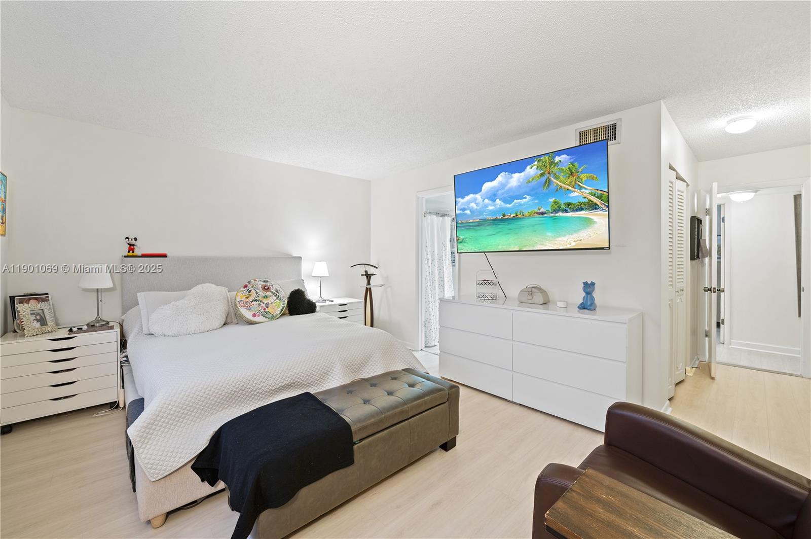 MEADOWBROOK LAKES CONDO - Residential