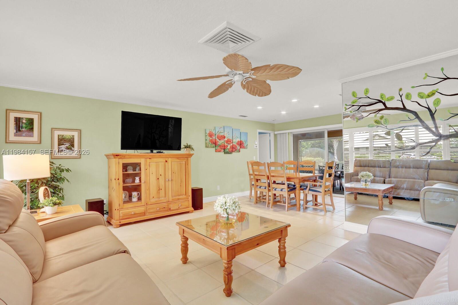 YACHT & COUNTRY CLUB OF S - Residential